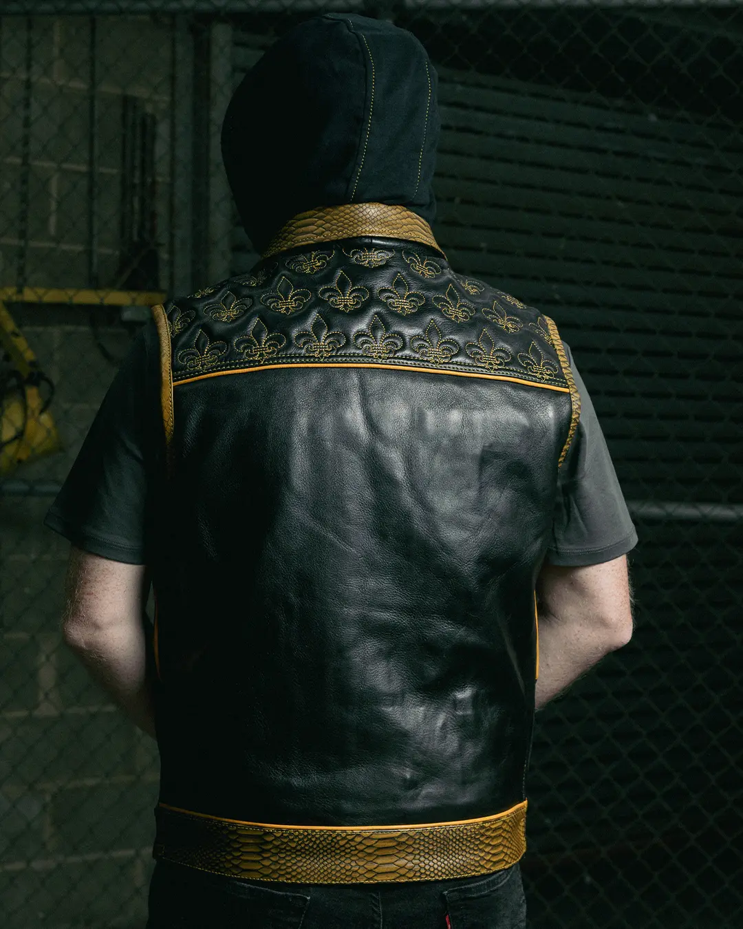 Dynasty Men's Club Style Leather Biker Vest - Image 10