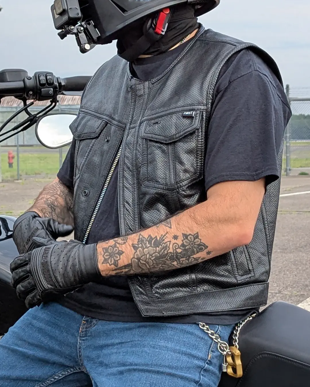 Lowside Men's Perforated Motorcycle Leather Vest - Image 33