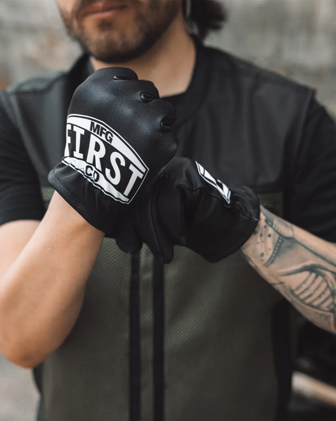 Clutch Men's Motorcycle Leather Gloves - Image 10