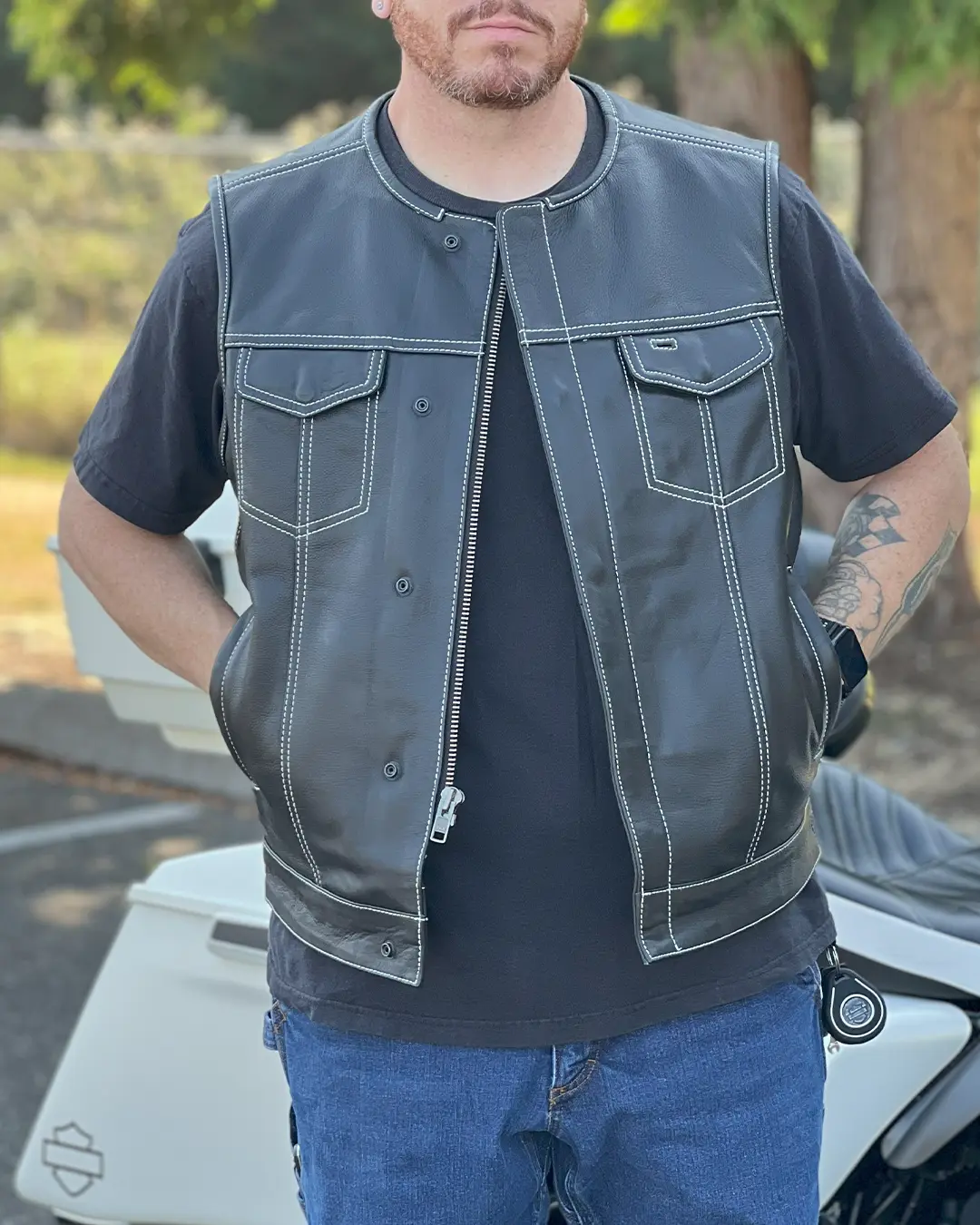 Bandit Men's Leather Motorcycle Vest - Image 15